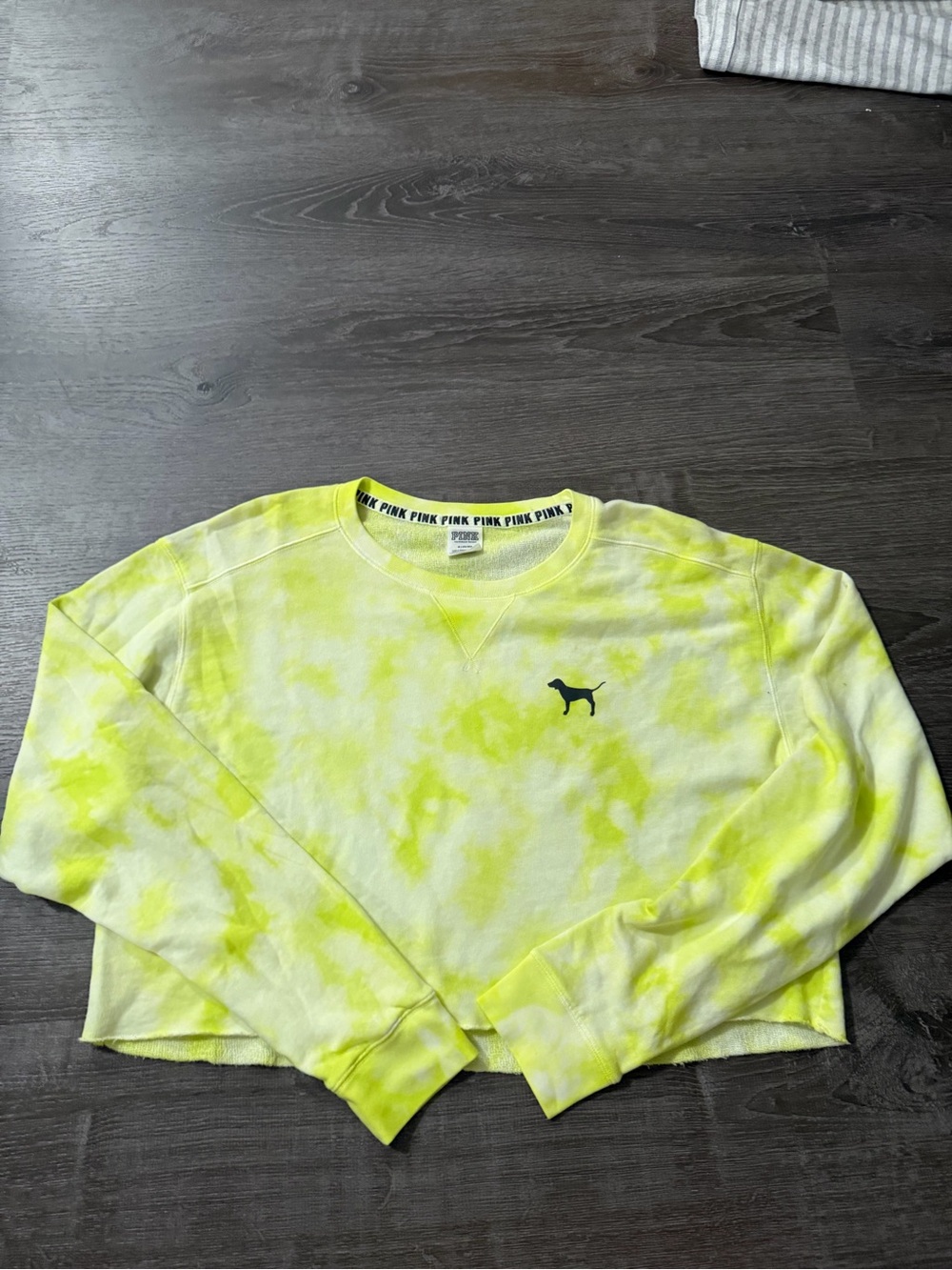 PINK Victoria's Secret Neon Yellow Tie-Dye Long Sleeve Crop Tee